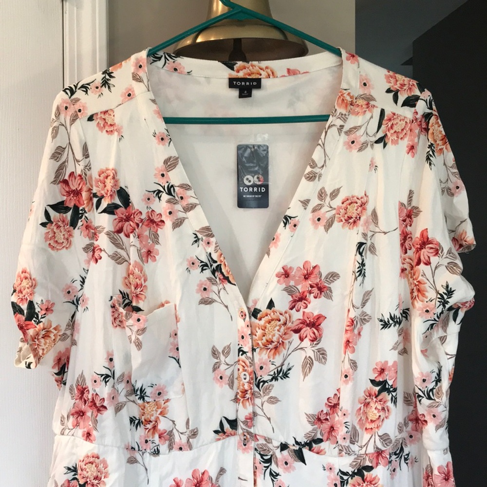 NWT Torrid white and pink floral dress